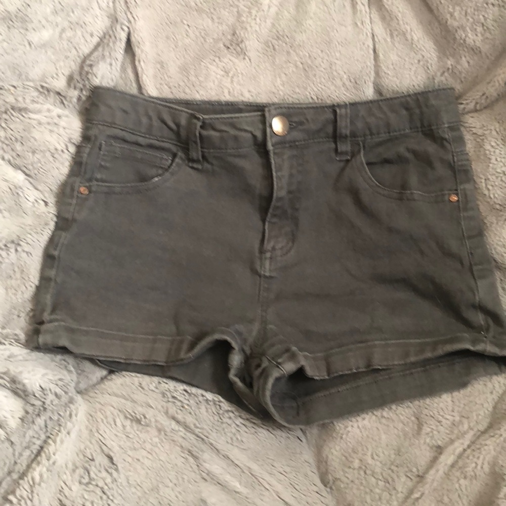 Refuge shorts size 6
